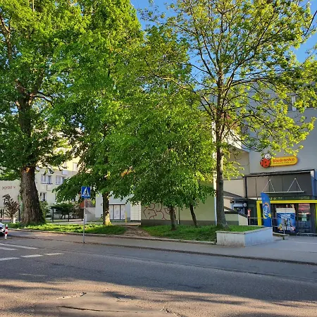 Stacja Okopowa Z Parkingiem *